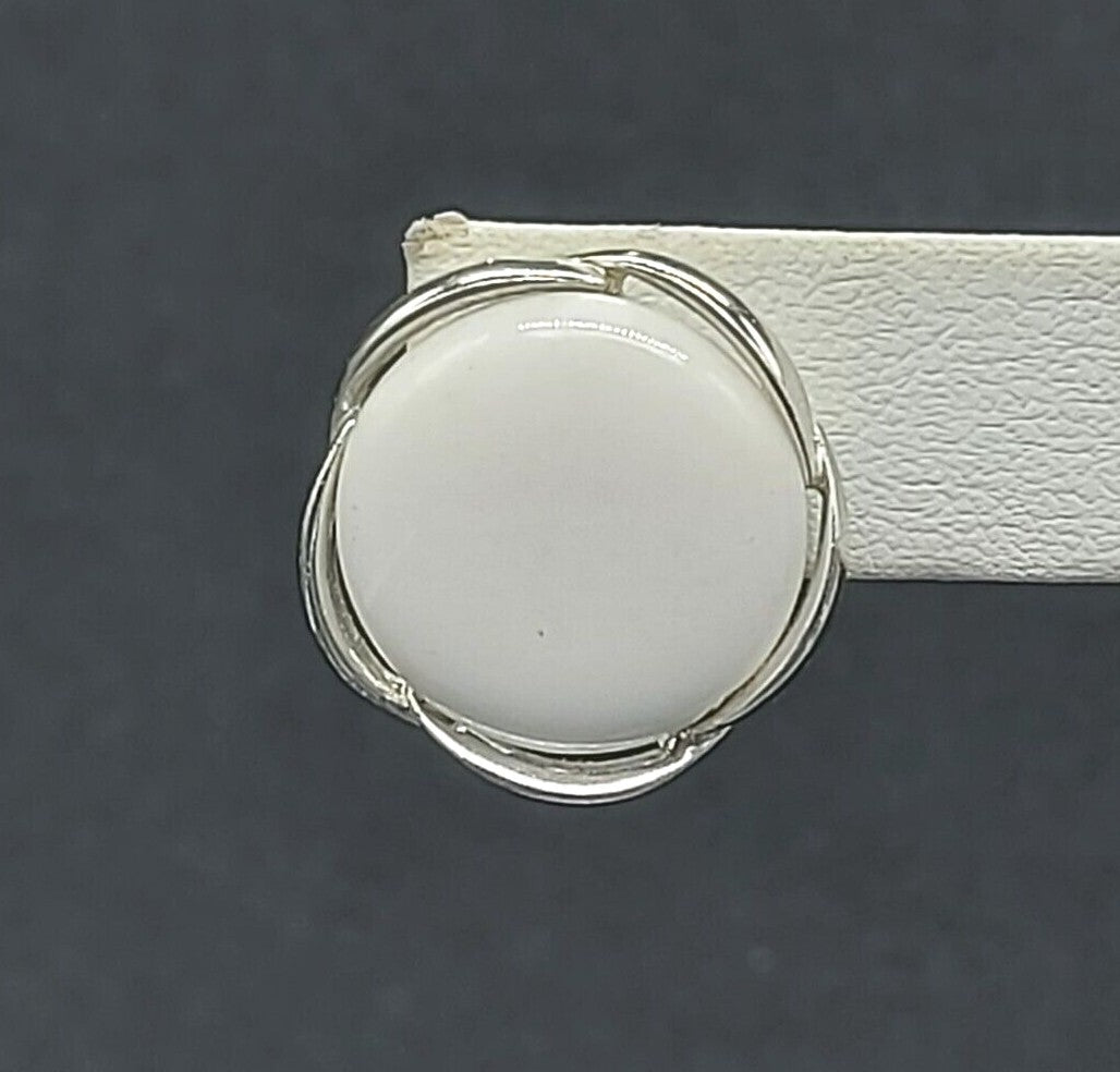Vintage LISNER Clip on Earrings Silver tone White Disc Screw back 7/8"