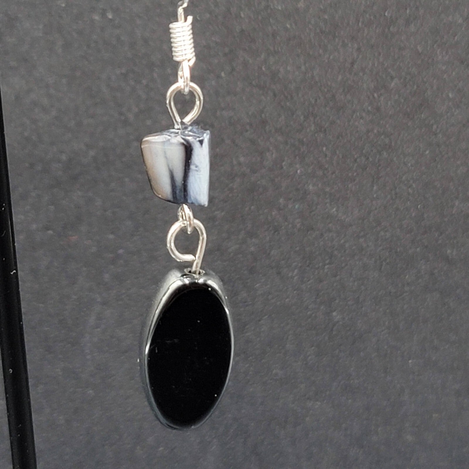 Pierced Earrings Silver tone Black Glass Bead Shell Beads Dangle 1.5"