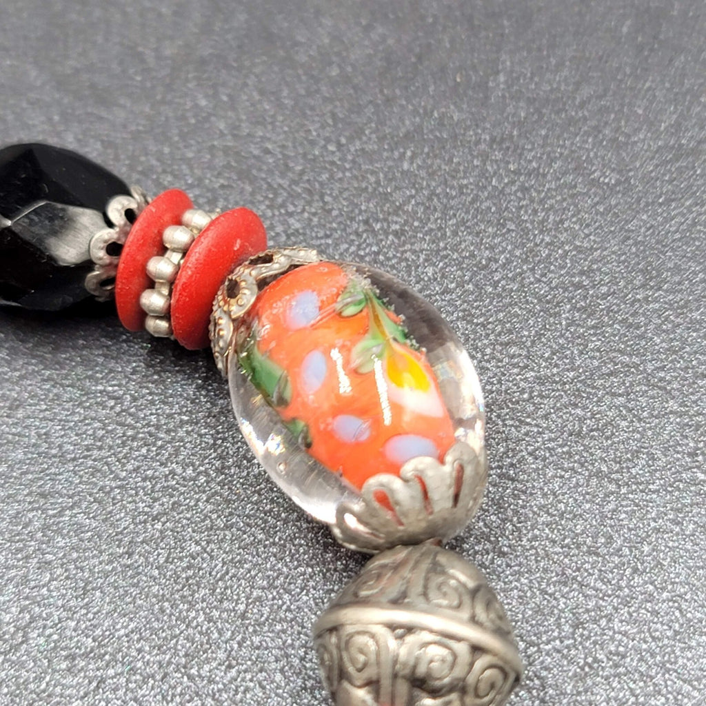 Beaded Bracelet Art Glass Red Black Silver tone Embossed Beads Elastic 6"