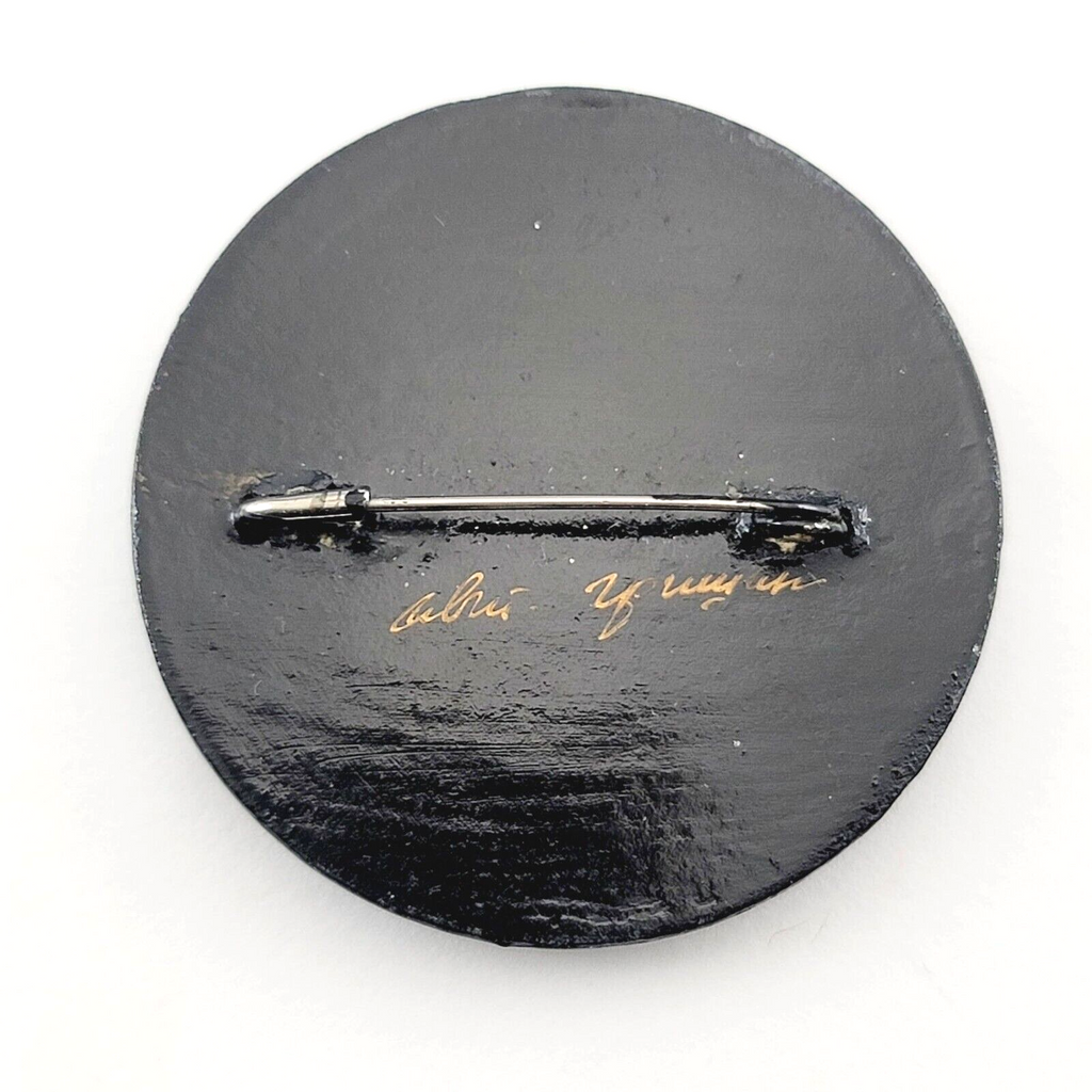 BLACK LAQUERED HAND PAINTED RUSSIAN FLORAL FOLK ART BROOCH 1  7/8"