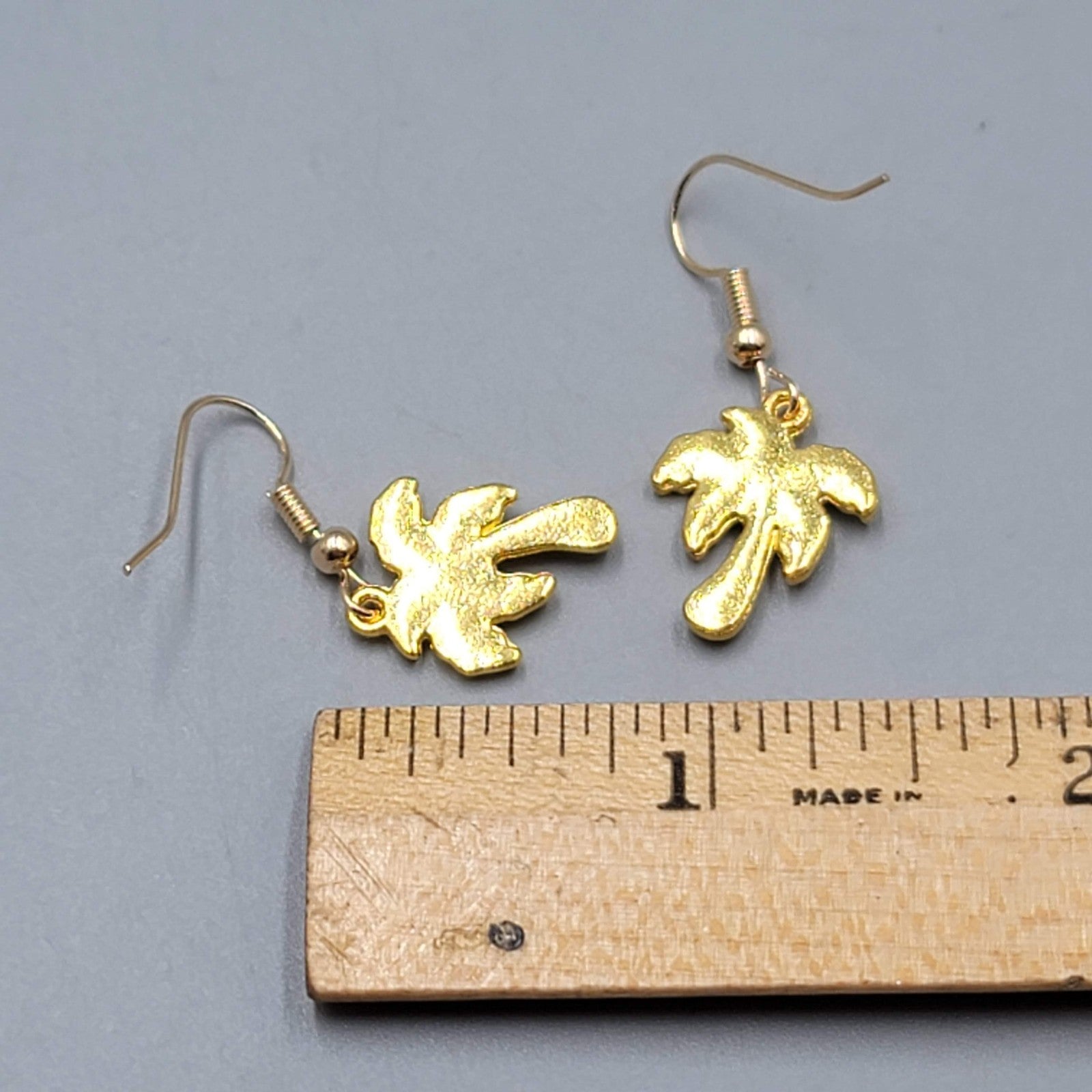 Enamel Palm Tree Pierced Earrings Gold tone Dangle Tan Trunk 3/4"