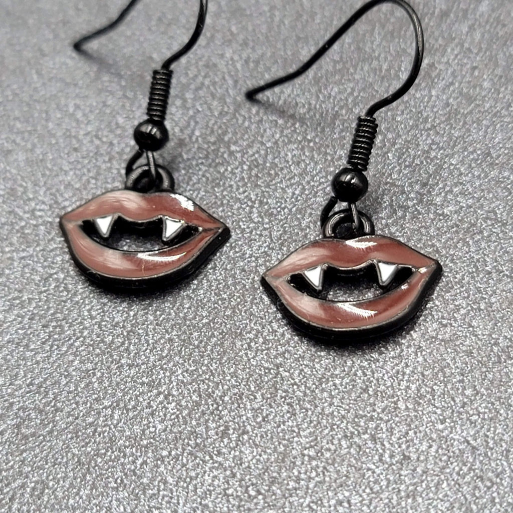 New Pierced Earrings Black Red Enamel Vampire Lips Mouth 3/8"