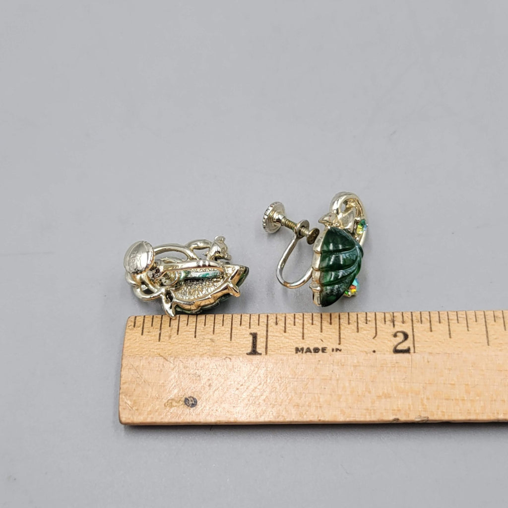 Vintage Molded Green Glass Rhinestone Clip on Earrings Gold tone Screw Back 7/8"