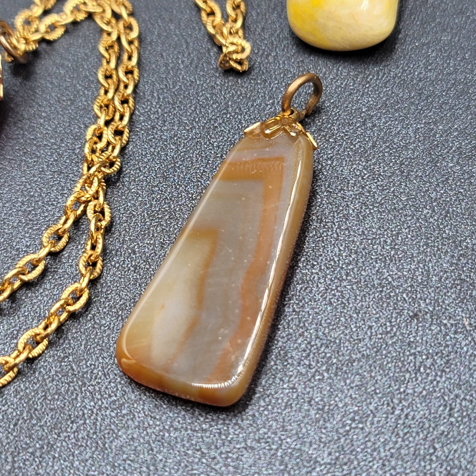 Vintage Agate Stone Gold Tone Chain Polished 3 Pink Brown Yellow Pendants 24"