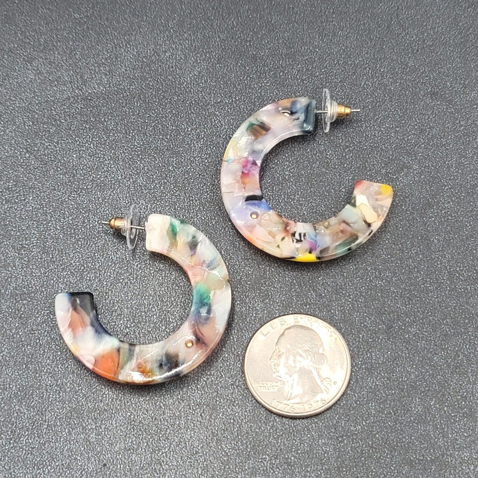Pierced Earrings Confetti Acrylic Gold tone Rhinestones Hoops Dangle 1.5"