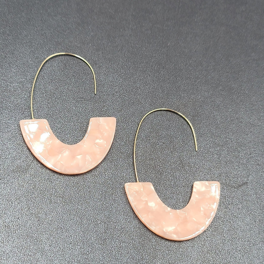 Pierced Earrings Gold tone Pink Pearloid Resin Statement Hoops 2.75"