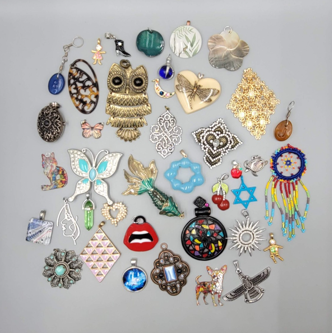 All FUN Modern Pendant Lot of 40 Animals Art Funky Statement Various Styles