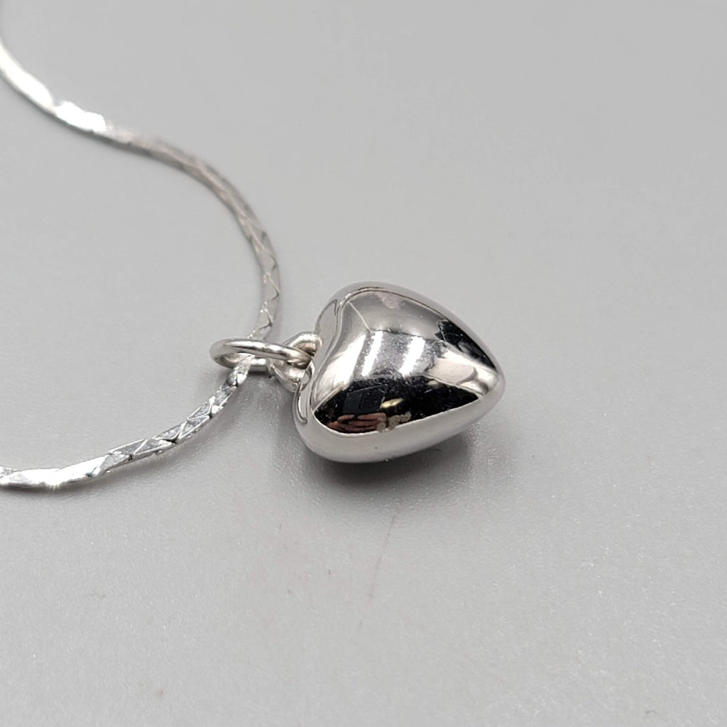 Vintage Puffy Heart Bracelet Silver tone Serpentine Chain 7"