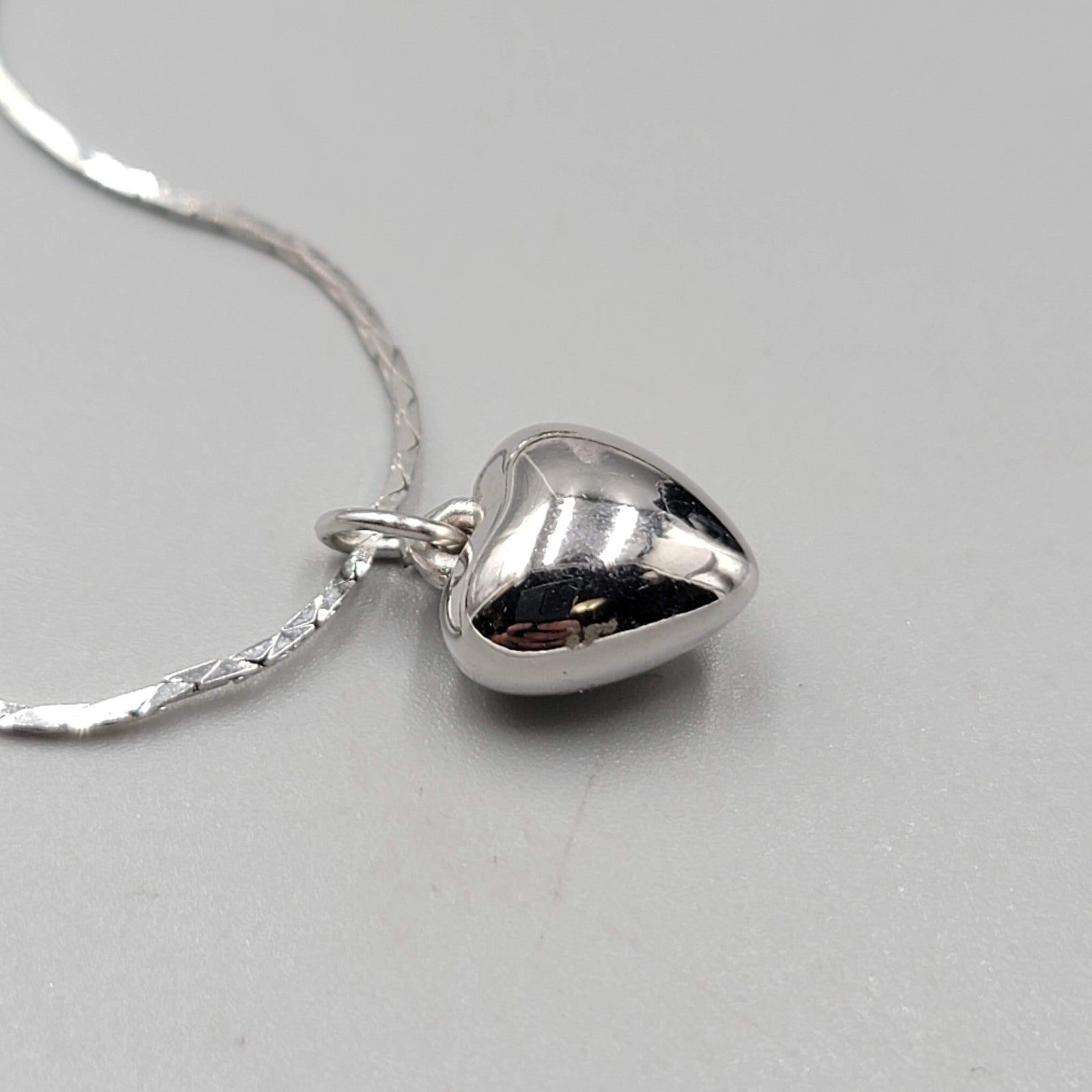 Vintage Puffy Heart Bracelet Silver tone Serpentine Chain 7"