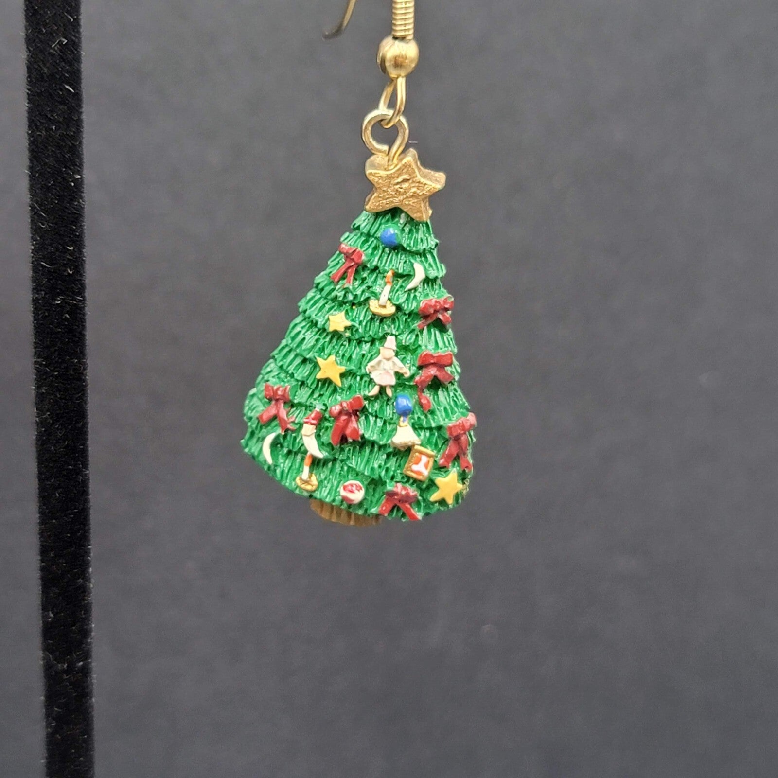 Vintage Christmas Pierced Earrings Resin Christmas Tree Dangle 1.25"