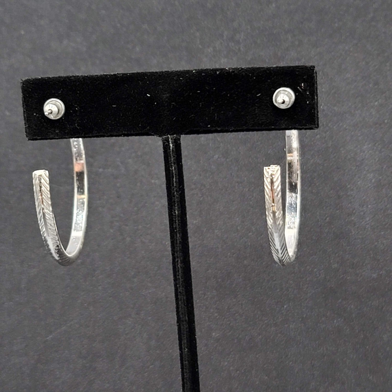 Pierced Earrings Silver tone Textured Hoops 1.5"