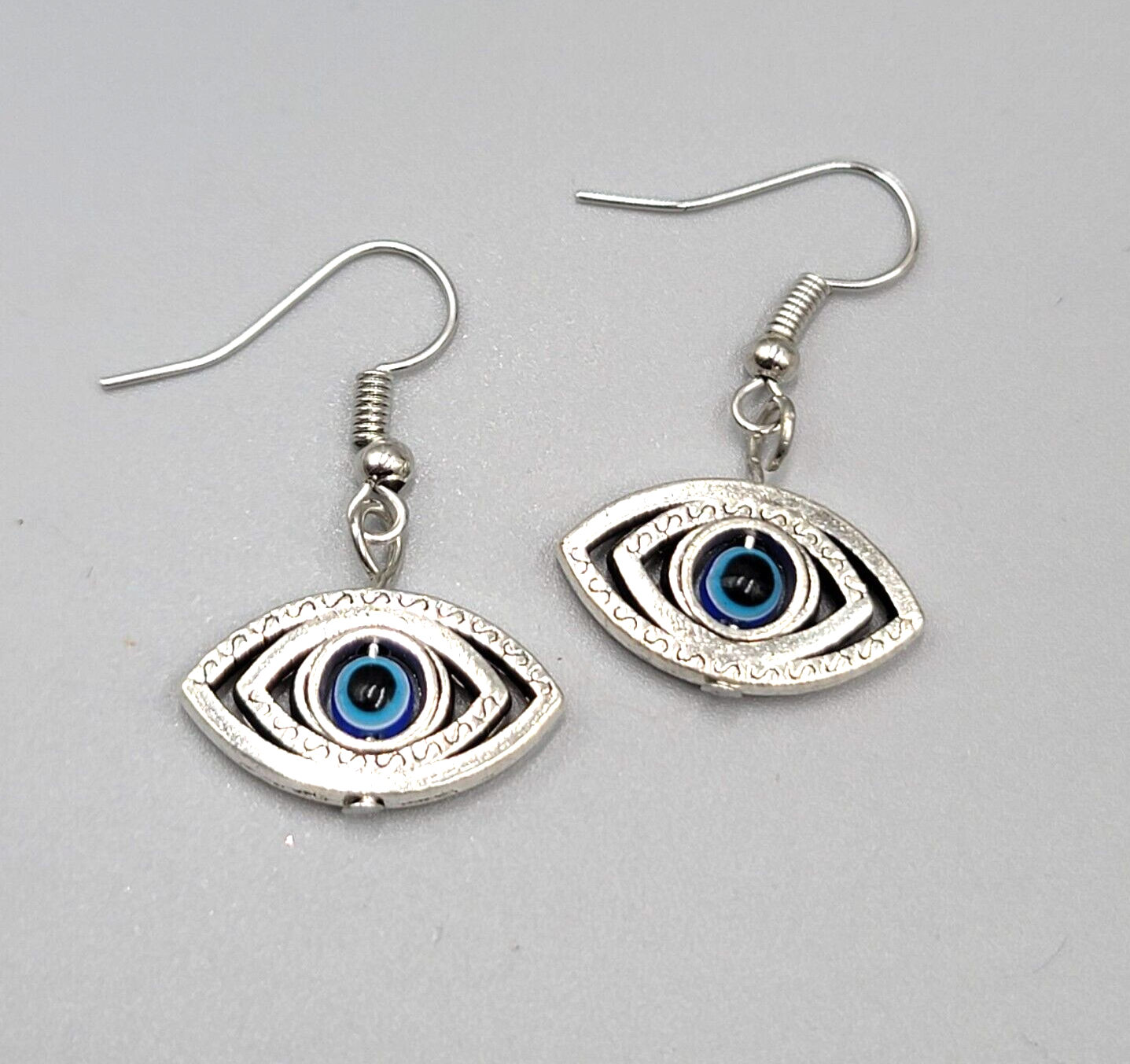 Evil Eye Pierced Earrings Silver tone Blue Bead Dangle 3/4"