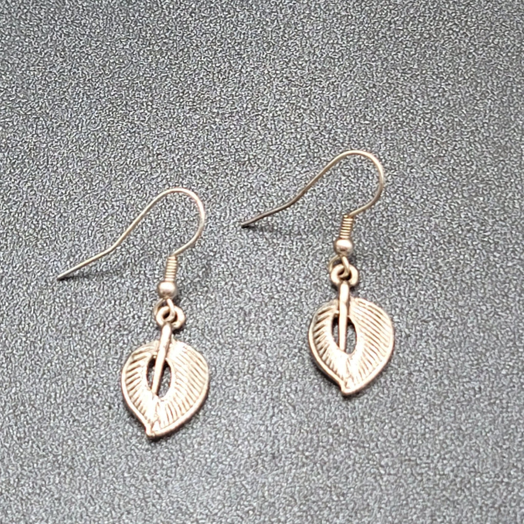 Pierced Earrings Silver tone Dangle Leaf Leaves 3/4"