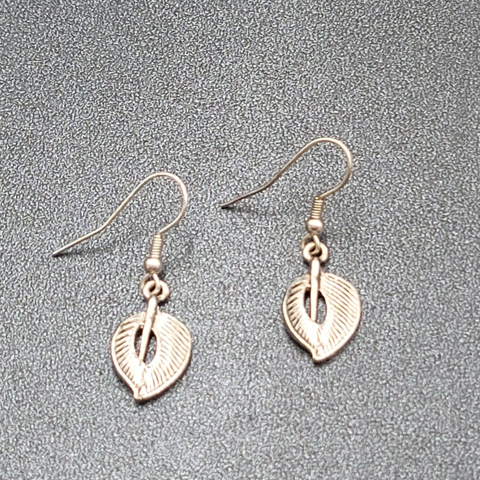 Pierced Earrings Silver tone Dangle Leaf Leaves 3/4"