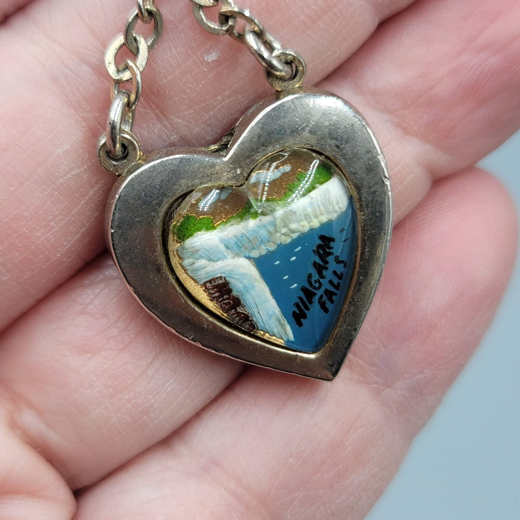 Vintage Niagara Falls Dangle Heart Charm Souvenir Bracelet Silver tone 6.5 in