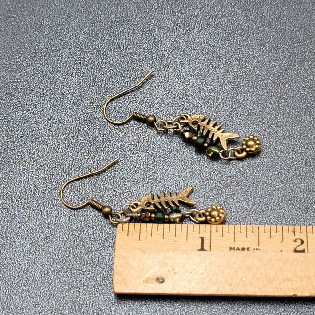 Vintage Pierced Earrings Gold tone Fish Beaded Dangle 1.25"