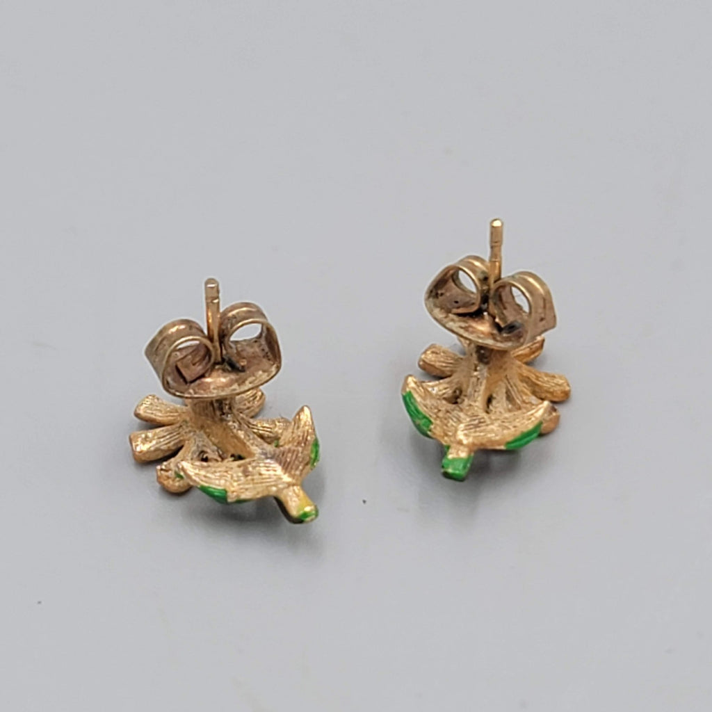 Vintage Enamel Daisy Flower Pierced Earrings Studs 1/2"