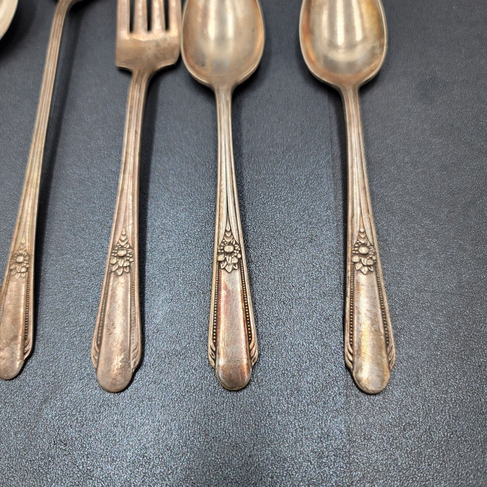 Vintage Wm Rogers Silver plate Flatware Mixed Lot Matching Pattern Spoon Fork