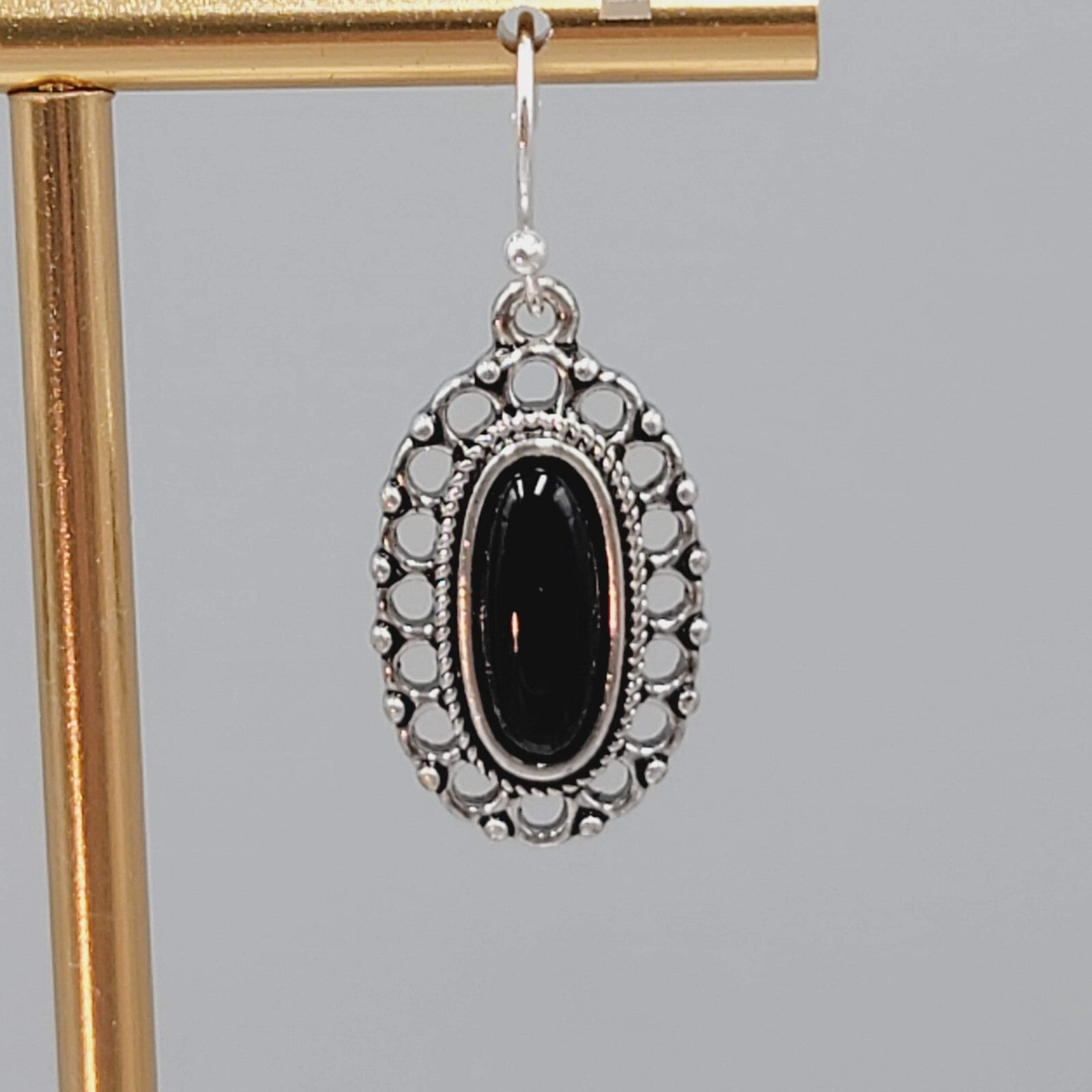 Silver tone Dangle Pierced Earrings Black Cabochon Dangle 7/8"