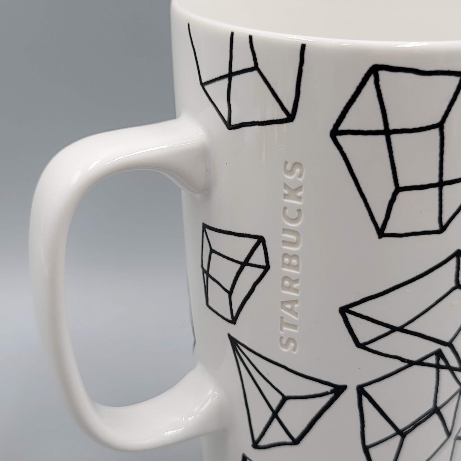 2014 Starbucks Coffee Tea Ceramic Mug Green Dot Black Geometric Cubes 16 oz