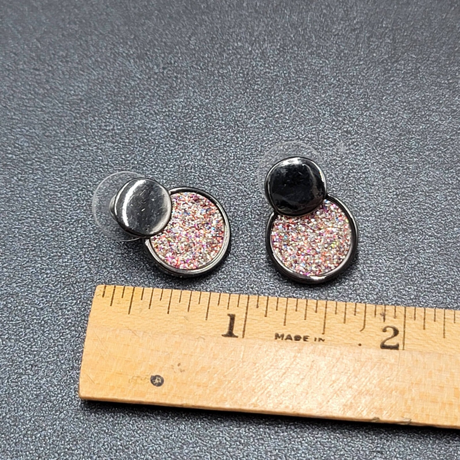 Pierced Earrings Black Metal Pink Glitter Drop Circles 3/4"