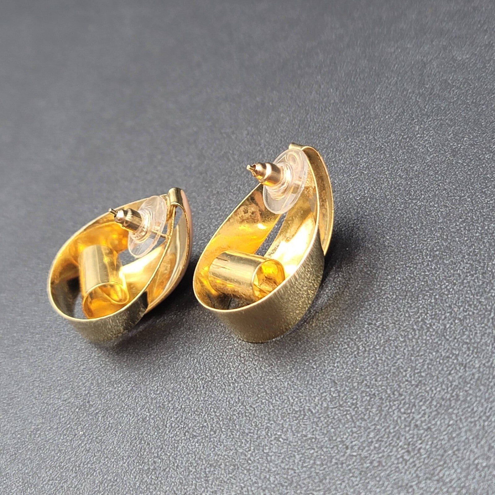 Vintage Pierced Earrings Gold tone Swirl Pink Statement Enamel Drop 1 1/8"