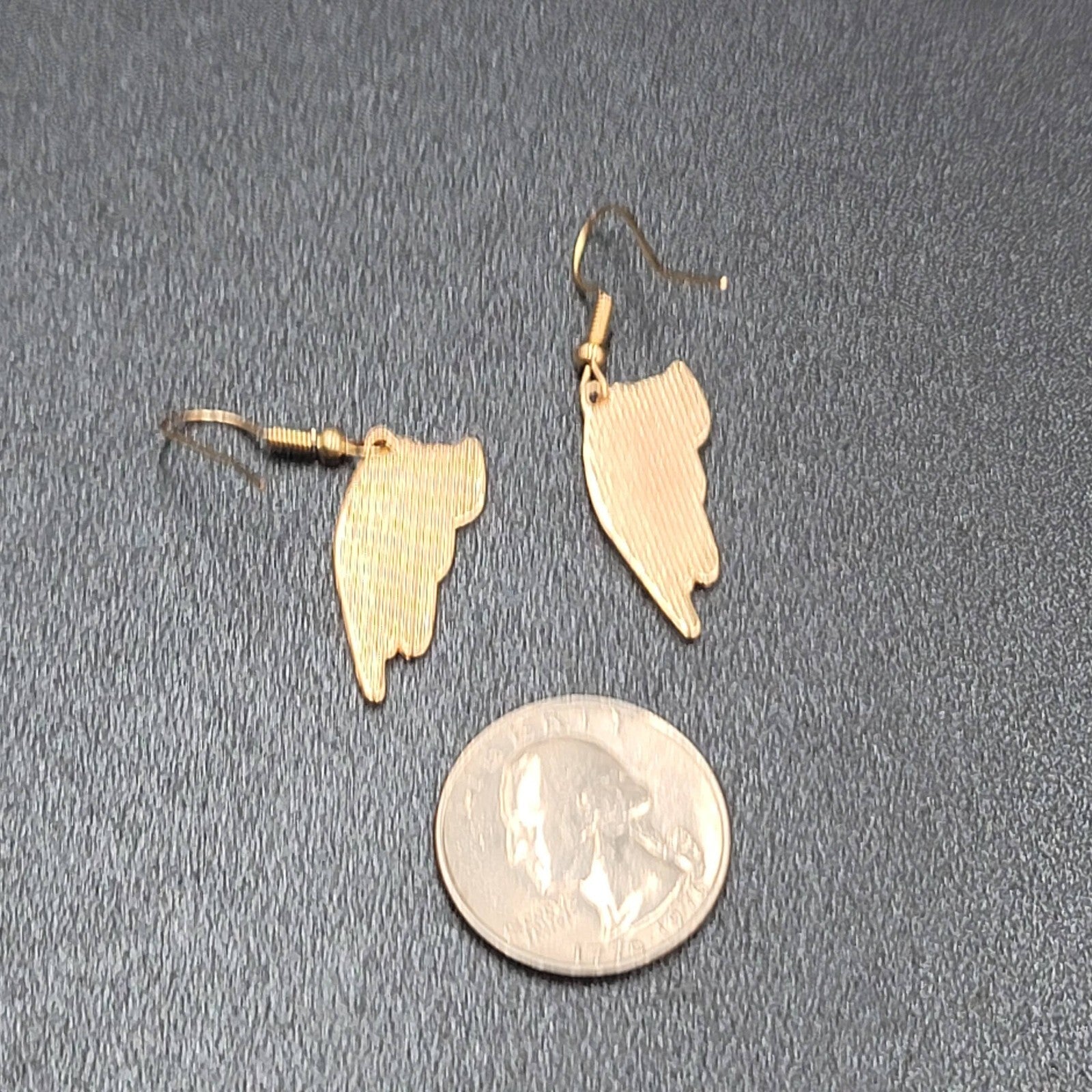 Pierced Earrings Gold tone White Enamel Kitty Cat Dangle 1"