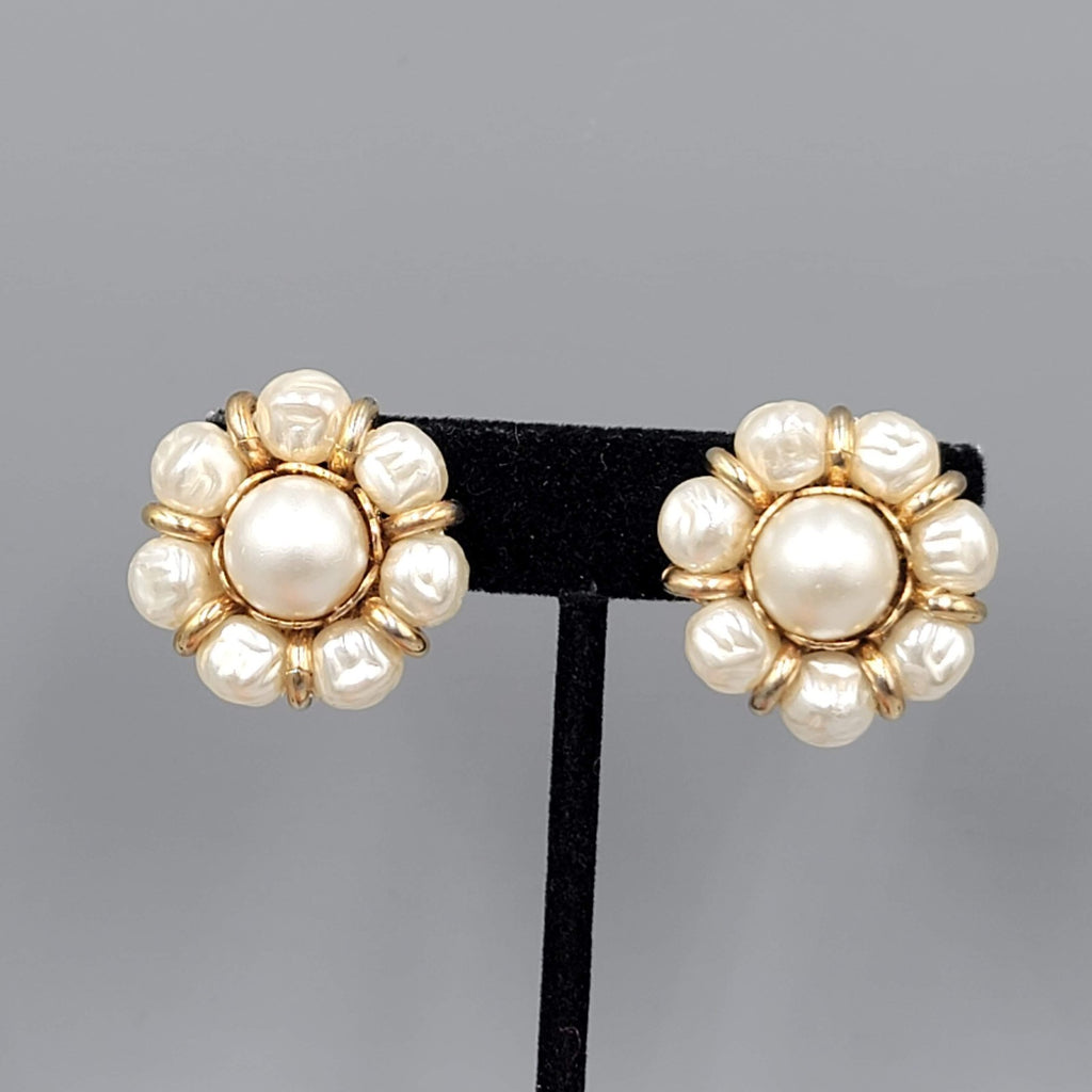 Vintage White Bead Flower Clip on Earrings Gold tone 1 1/8 in