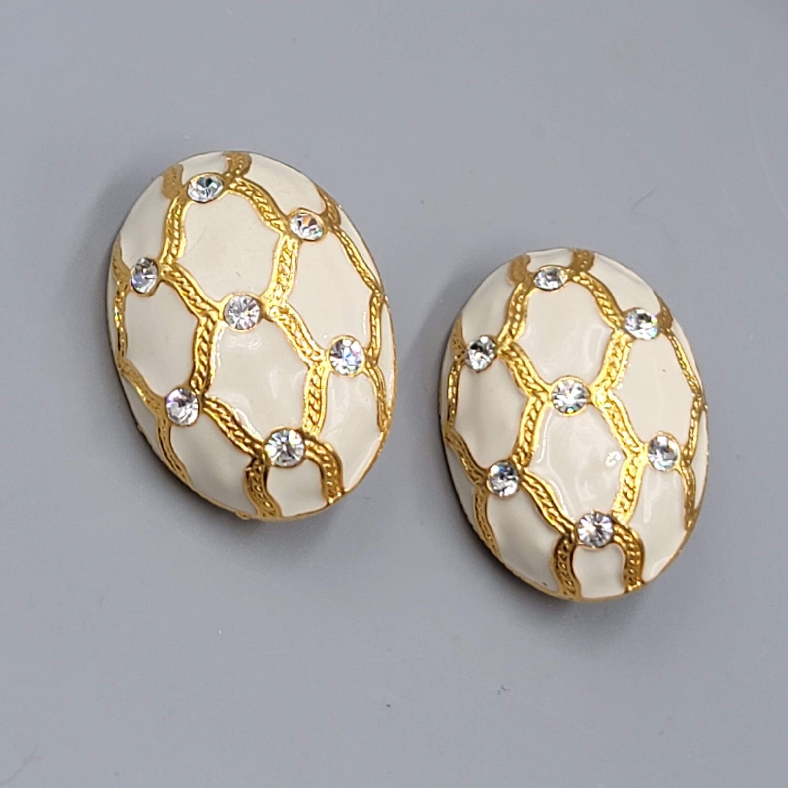 Vintage White Enamel Oval Clip on Earrings Rhinestone Lattice Design 1.5"