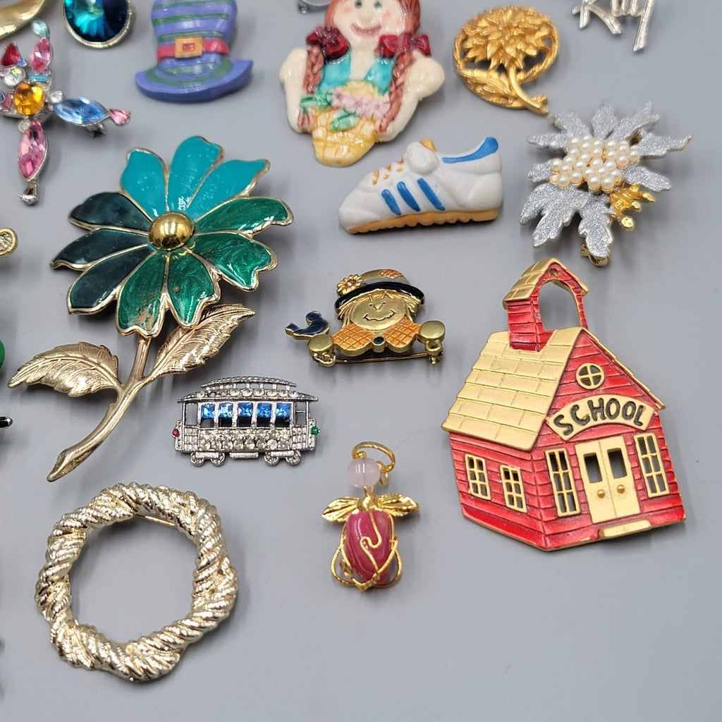 Vtg Brooch Pin Lot of 57 Mixed Types WITH ISSUES! BROKEN Missing stones Craft Lo