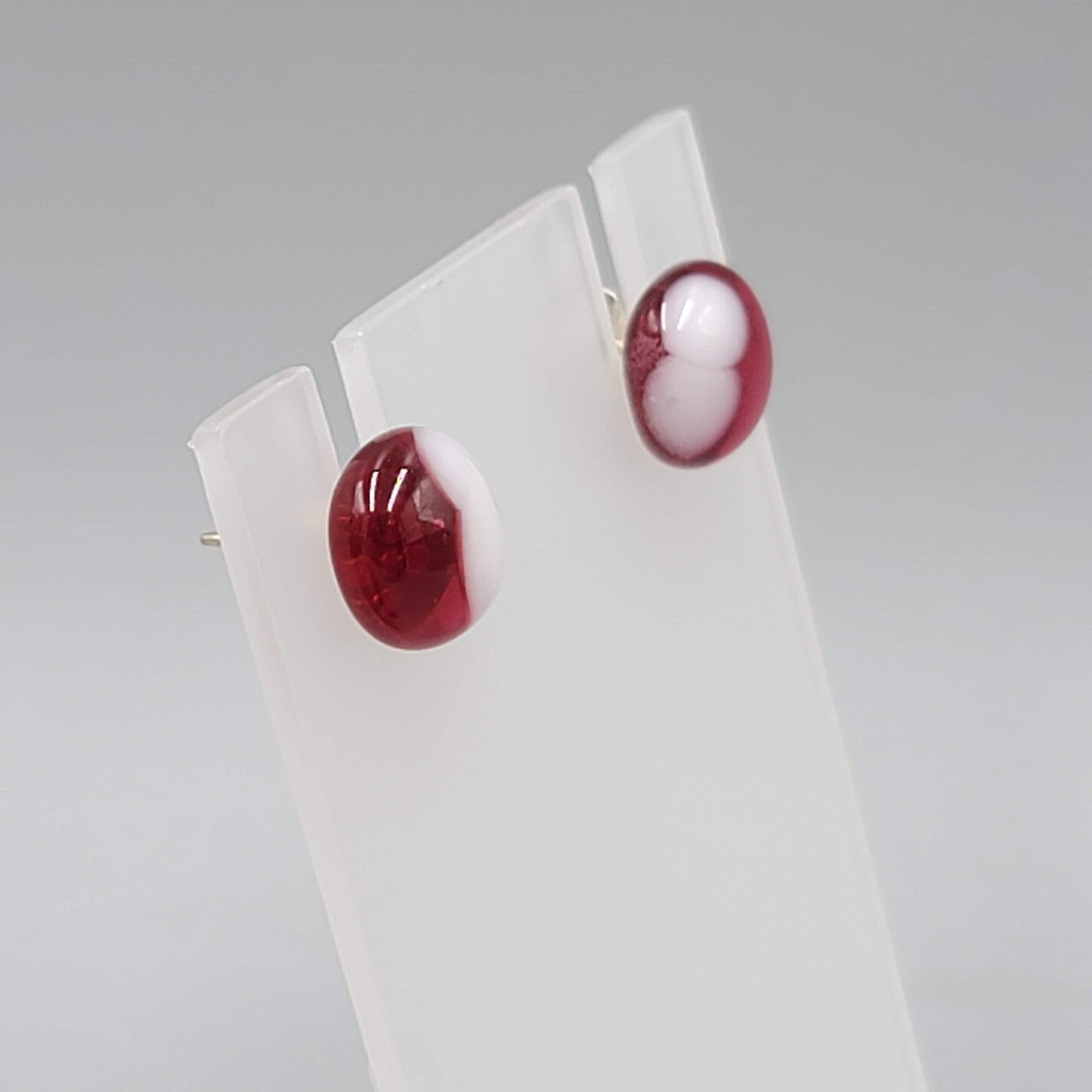 Red White Art Glass Stud Pierced Earrings 3/8"
