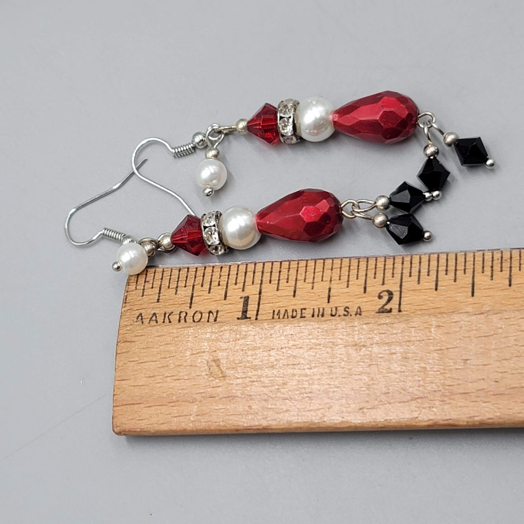 Santa Claus Beaded Pierced Earrings Silver tone Dangle Christmas  2.25 in