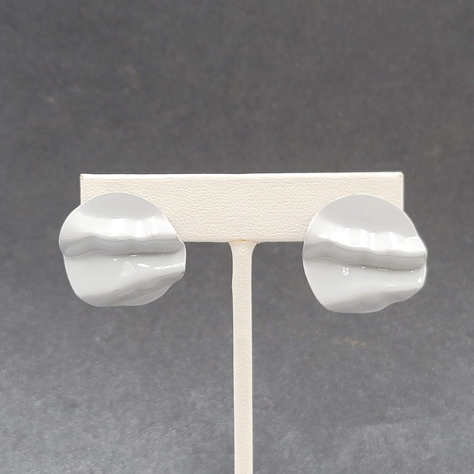 1980s Vintage Pierced Earrings Gray Enamel Crinkle Button Studs 1"