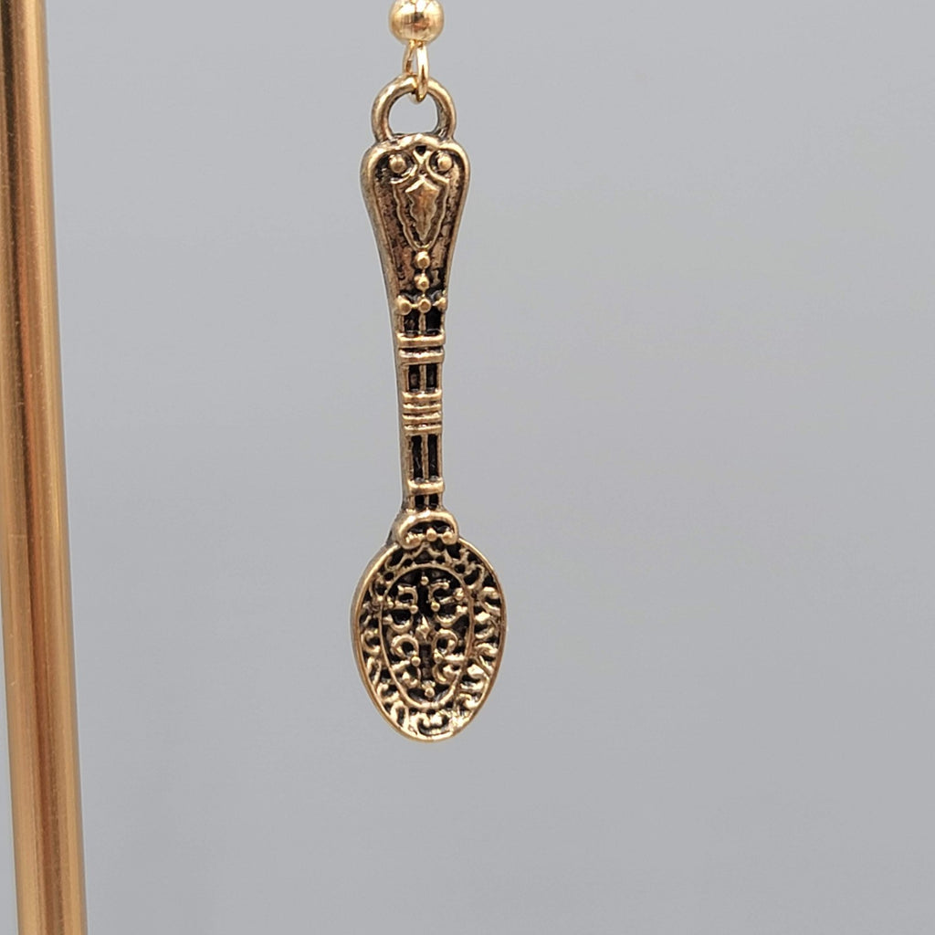 Ornate Spoon Pierced Earrings Dangled Antiqued Gold Tone Embossed 1.5"
