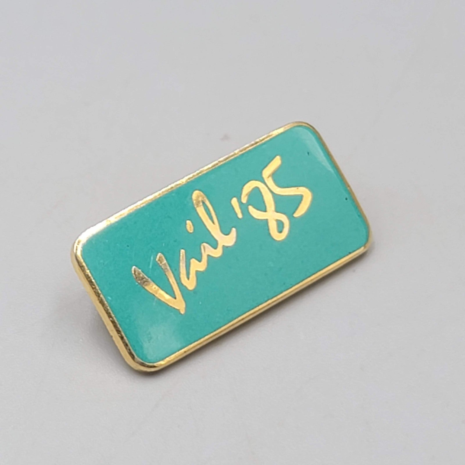 Vintage Ski Vail 1985 Enamel Pin Badge Skier Skiing Travel Souvenir 1" x 1/2"