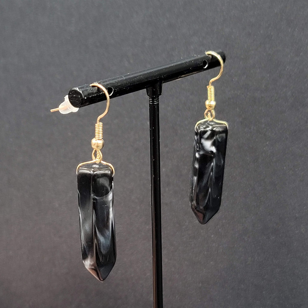 Pierced Earrings Black Marbled Resin Spike Pendulum Dangle Gold tone Hook 1.25"