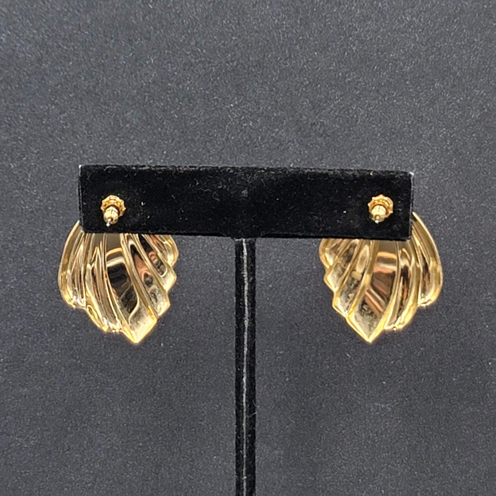 Vintage Pierced Earrings Gold tone Tan Swirl Enamel Drop 1.25" Lightweight