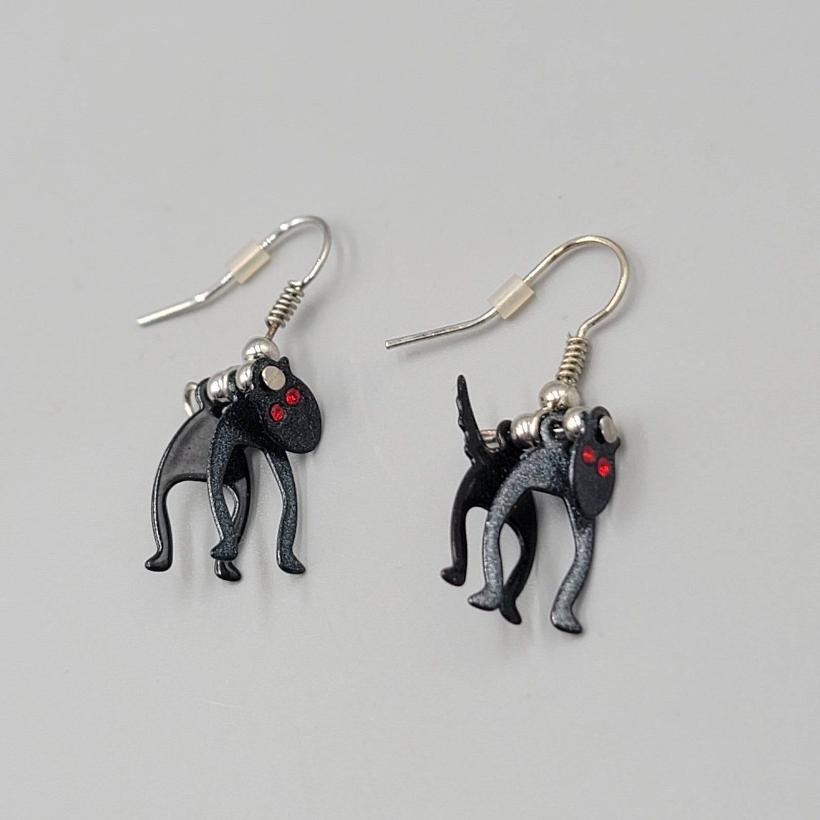 3D Black Cat Red Eyes Pierced Earrings Silver tone Dangle  3/4 in
