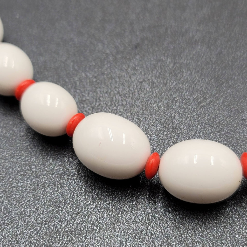 Vintage Necklace White and Red Graduated Bead Estate Costume Jewelry 24"