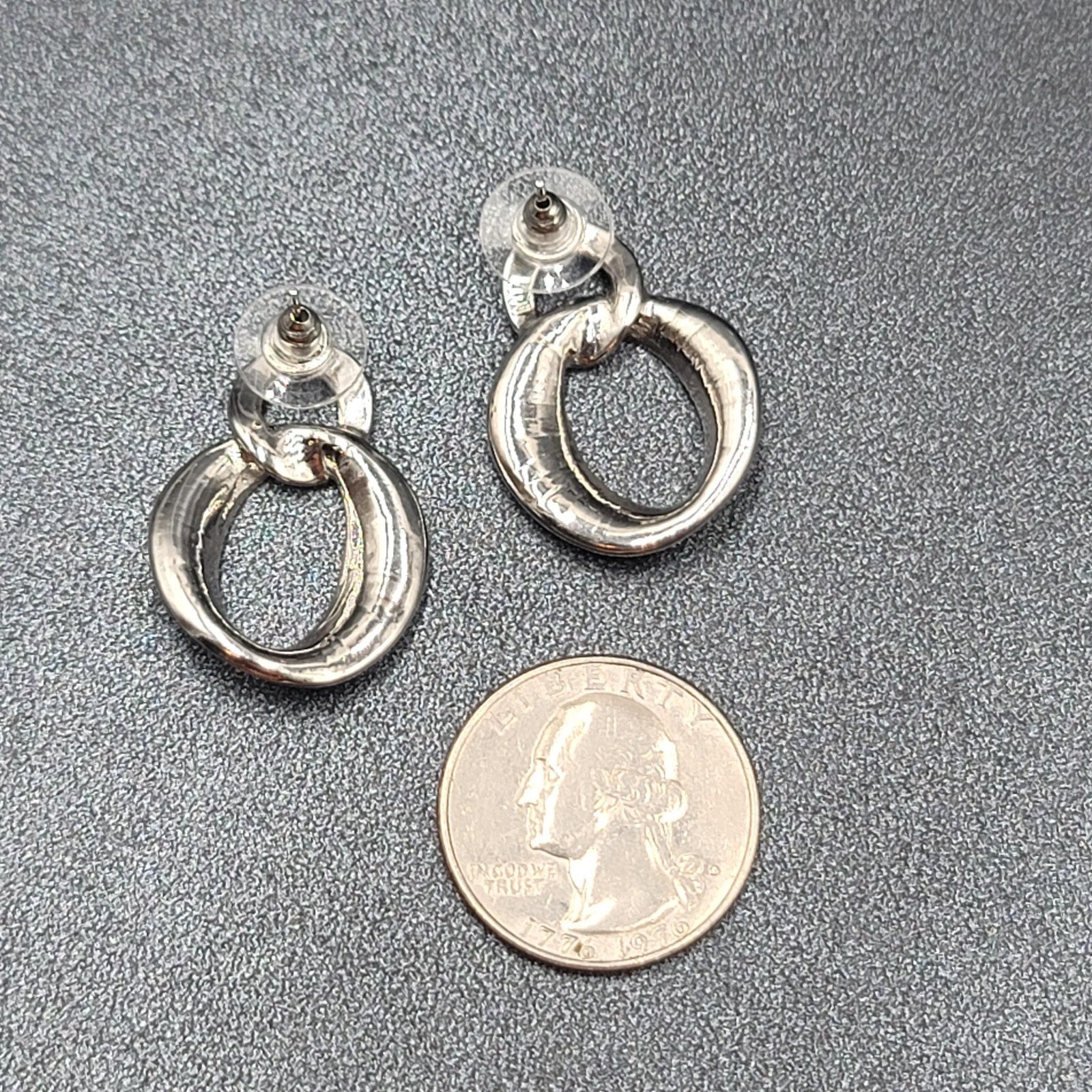 Pierced Earrings Silver tone Iridescent Glitter Interlocking Rings Drop 1 1/8"
