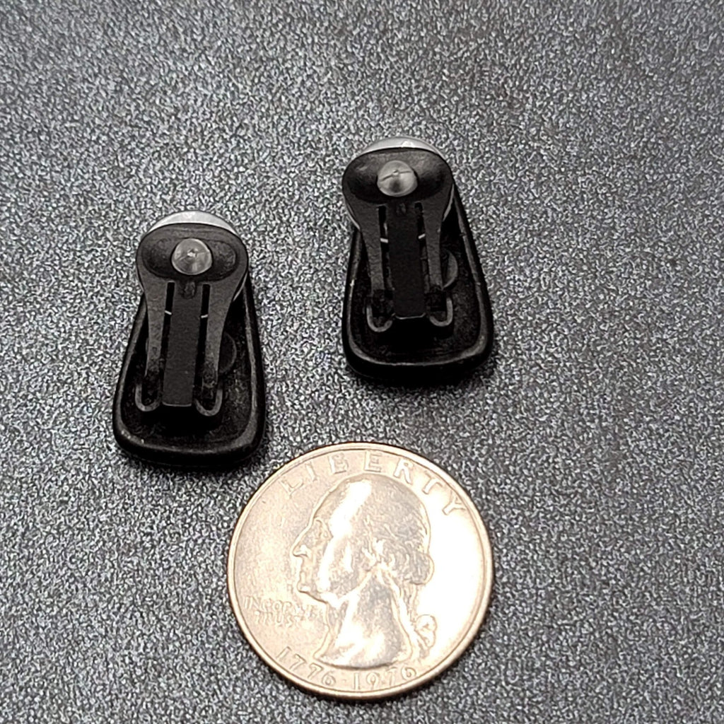 Chicos Clip on Earrings Red Black Enamel Studs 3/4"