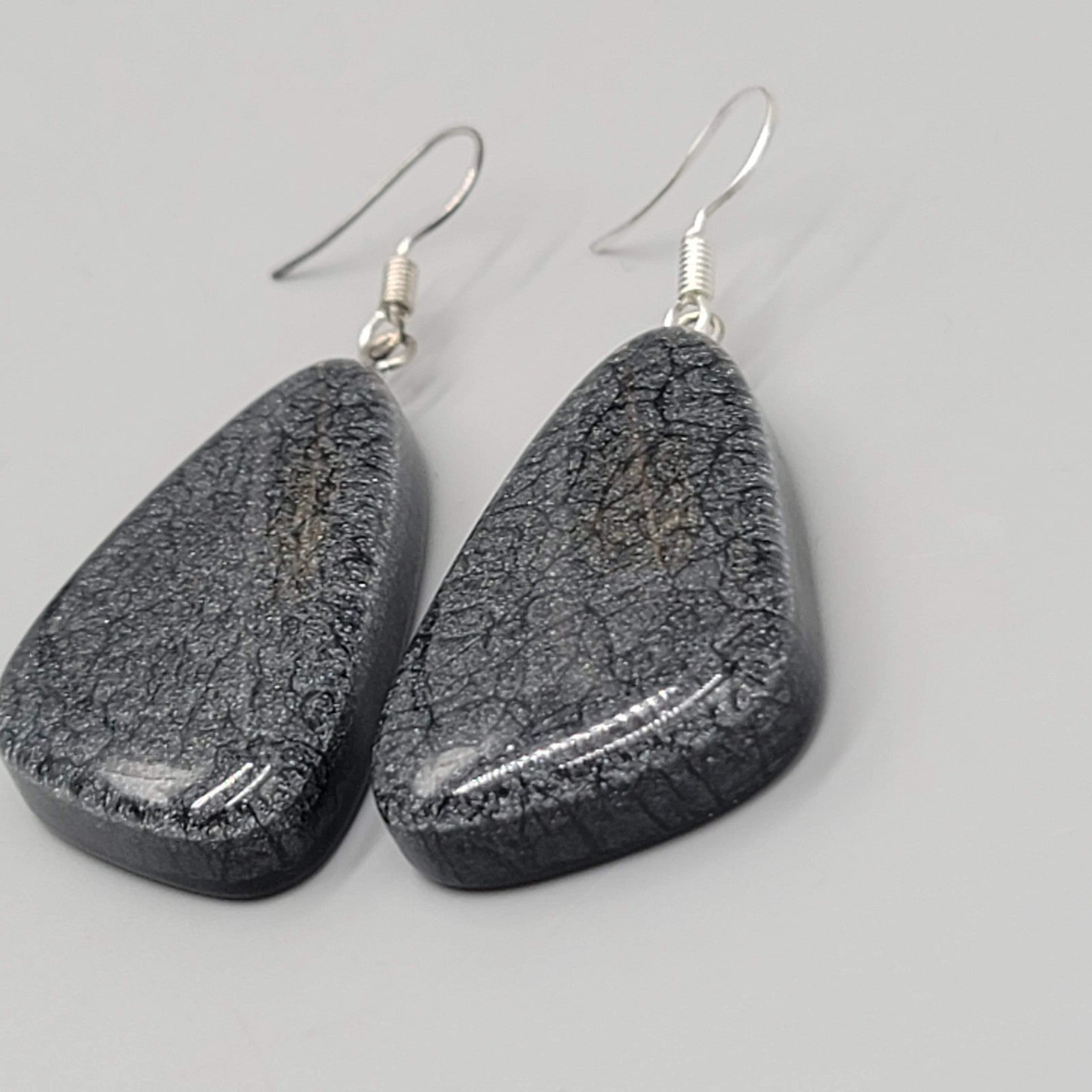 Black Swirl Resin Statement Dangle Pierced Earrings Silver tone 1.5"