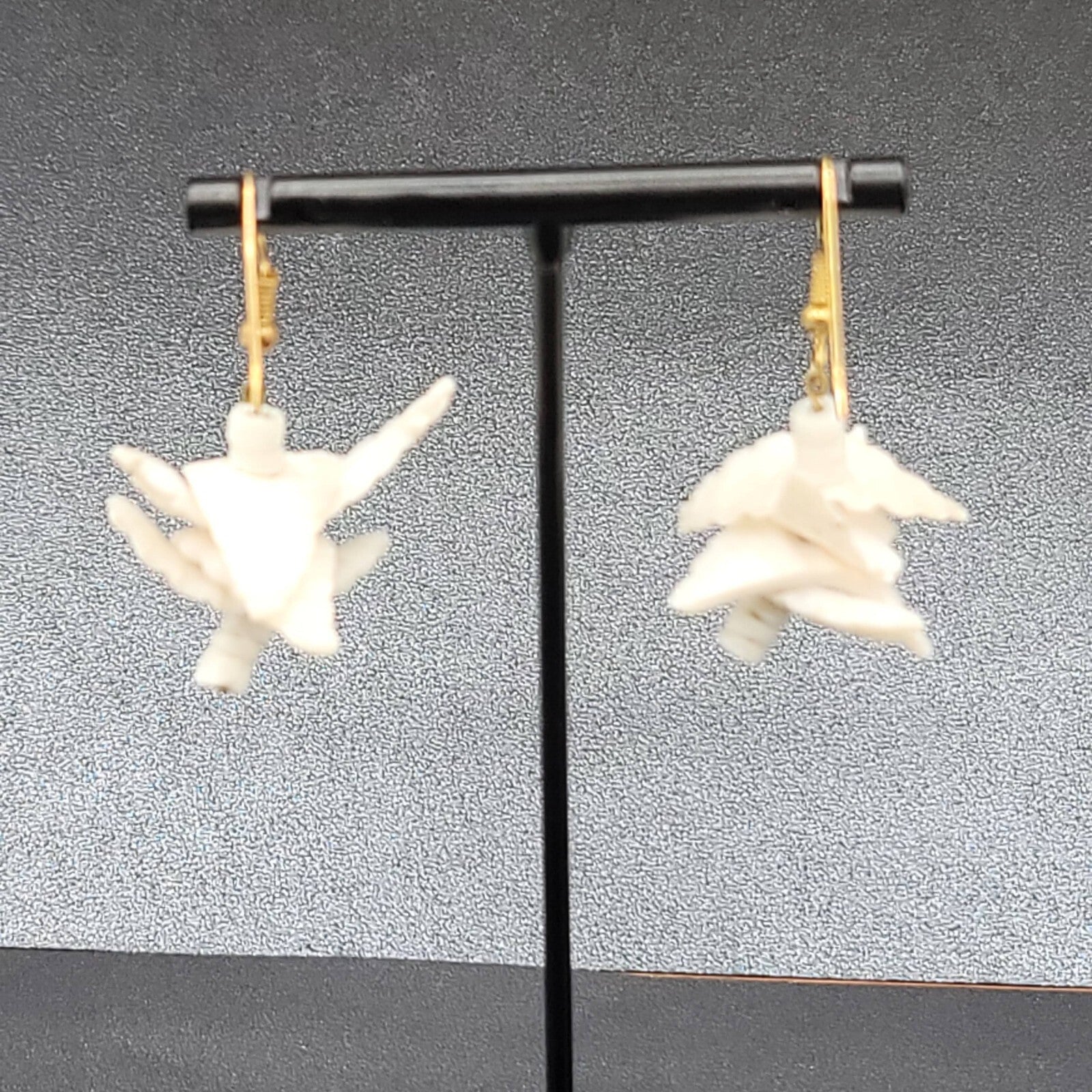 Pierced Earrings White Shell Pieces Bead Dangle Beach Wear   1.25"