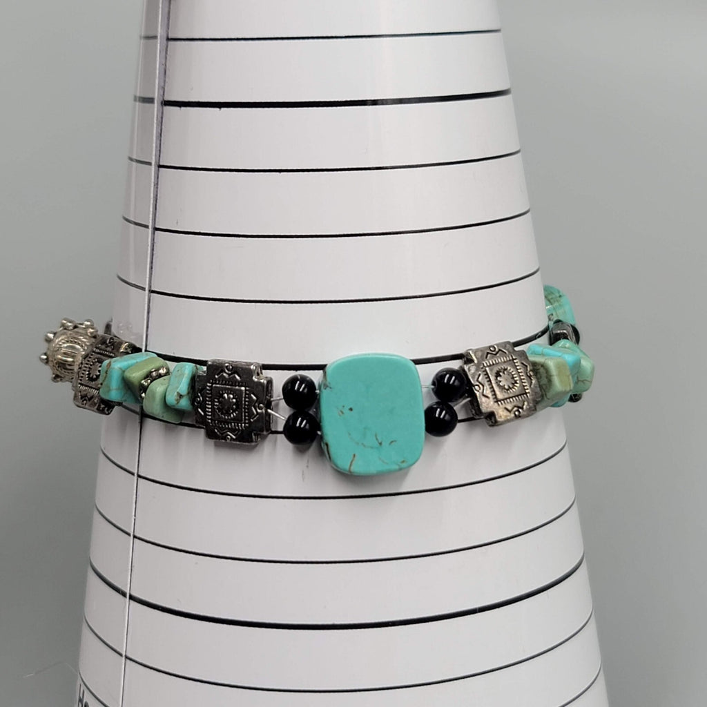 Vintage Southwest Bead Bracelet Turquoise Silver tone Magnet Closure 7.25"