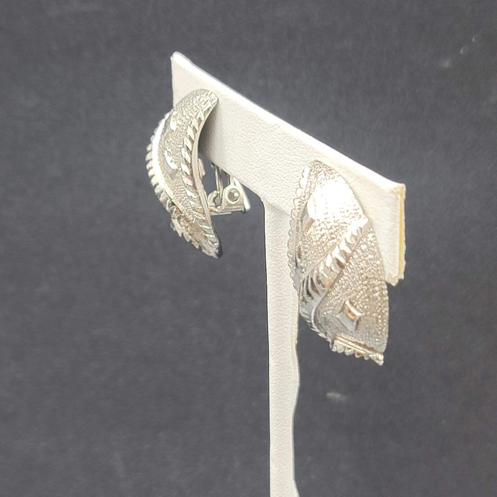 Vintage Clip on Earrings Textured Silver tone Drop 1  1/8"