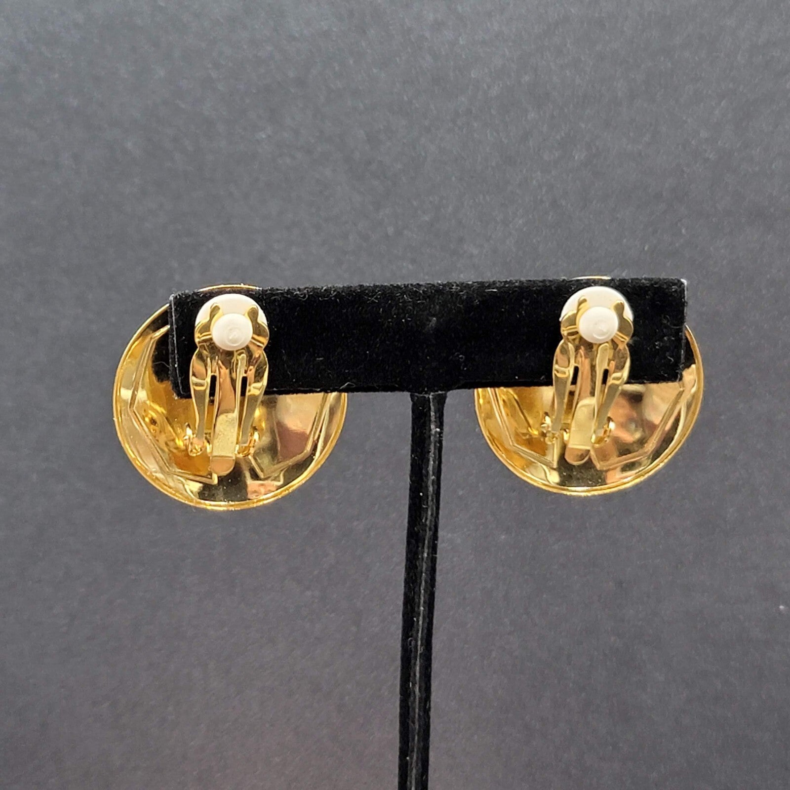 Vintage Clip on Earrings Gold tone Green Enamel Round 1 1/8"