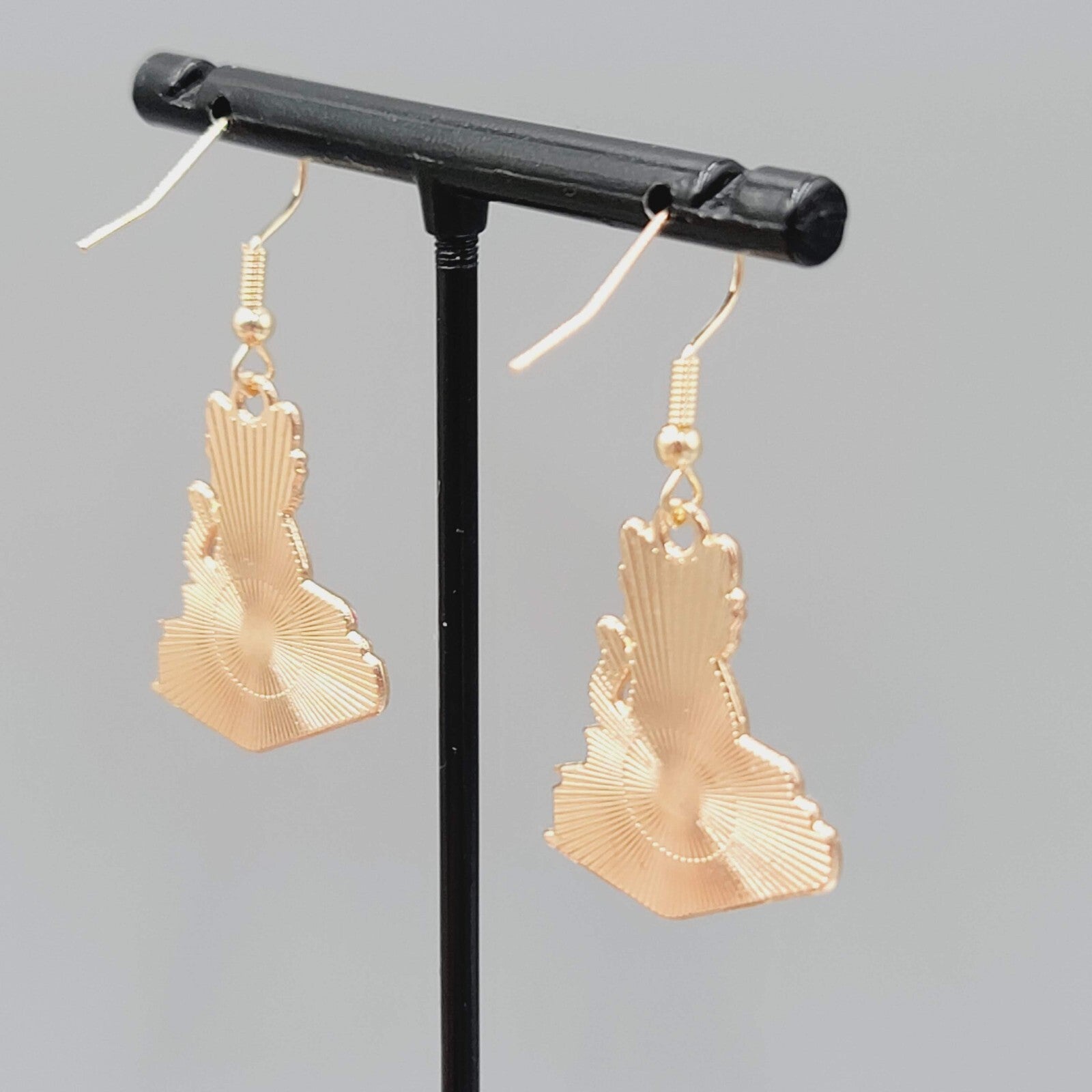 Black Cat Purple Books Pierced Earrings Enamel Gold tone Dangle New 1"