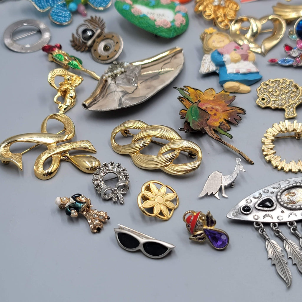 Vtg Brooch Pin Lot of 57 Mixed Types WITH ISSUES! BROKEN Missing stones Craft Lo