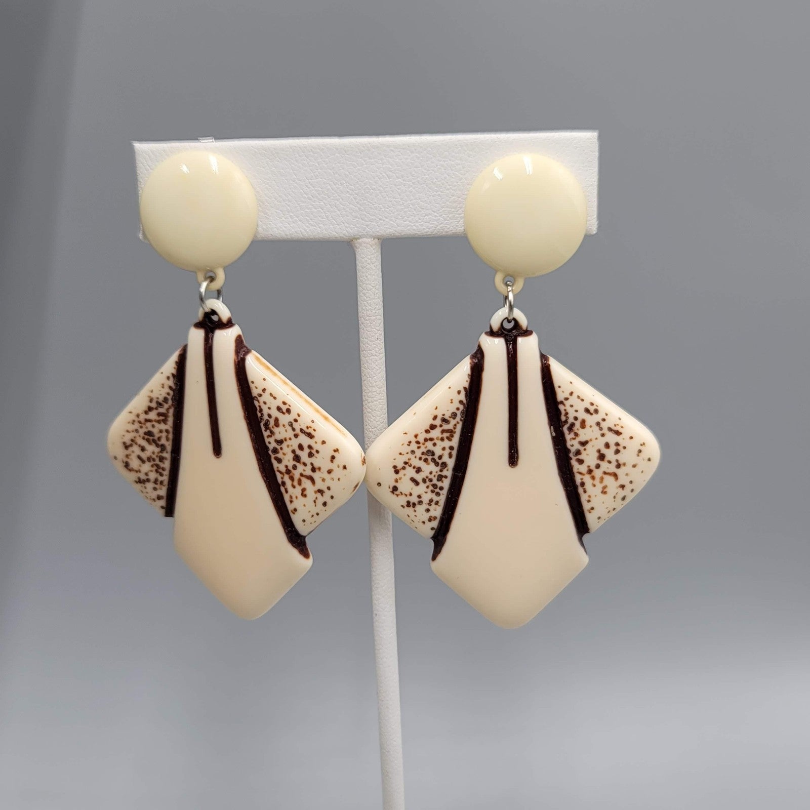 Vintage Large Statement Necklace Earrings Set Clip On Womens Cream Brown Acrylic