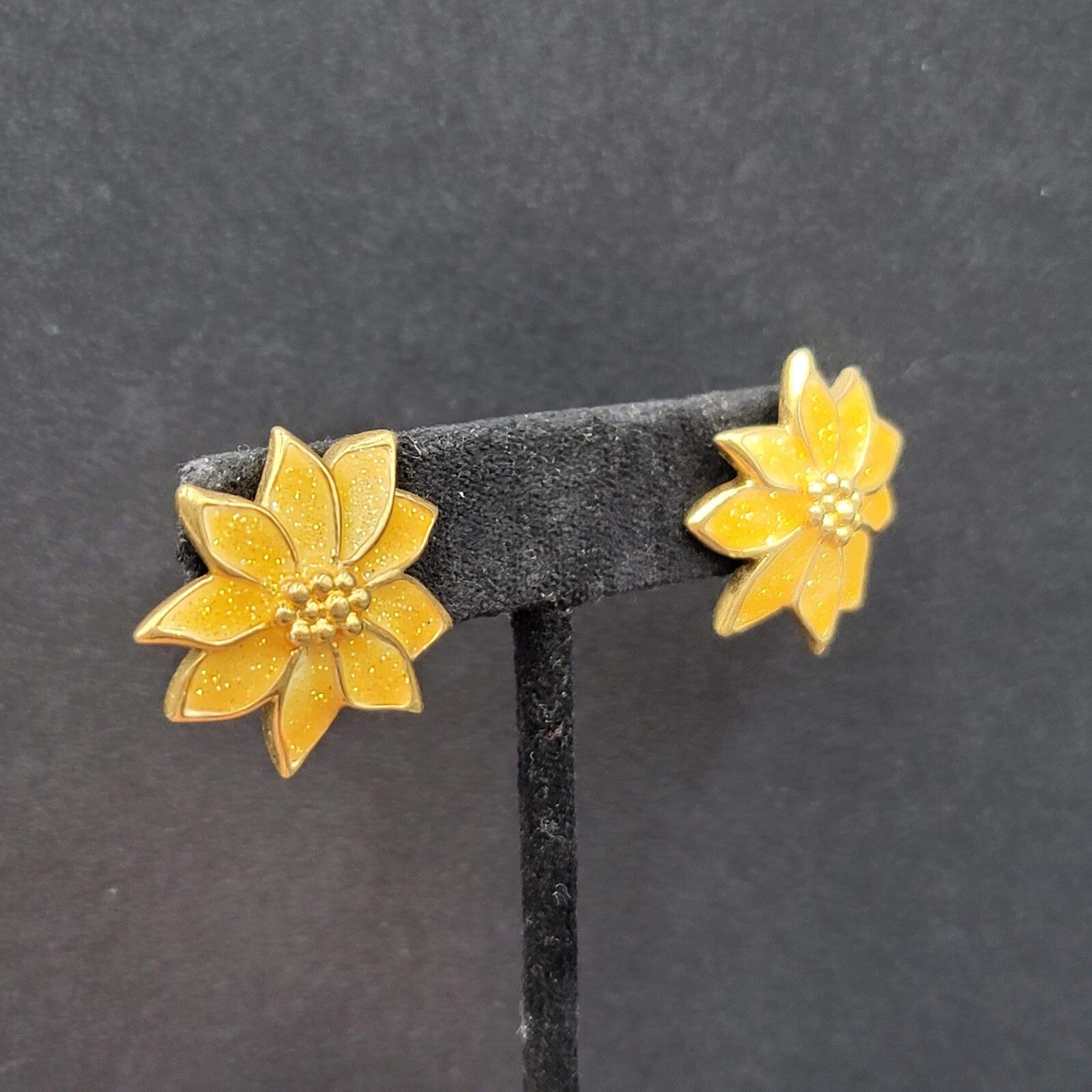 Vintage Pointsettia Pierced Earrings Yellow Goldtone Sparkle Enamel Christmas 1"